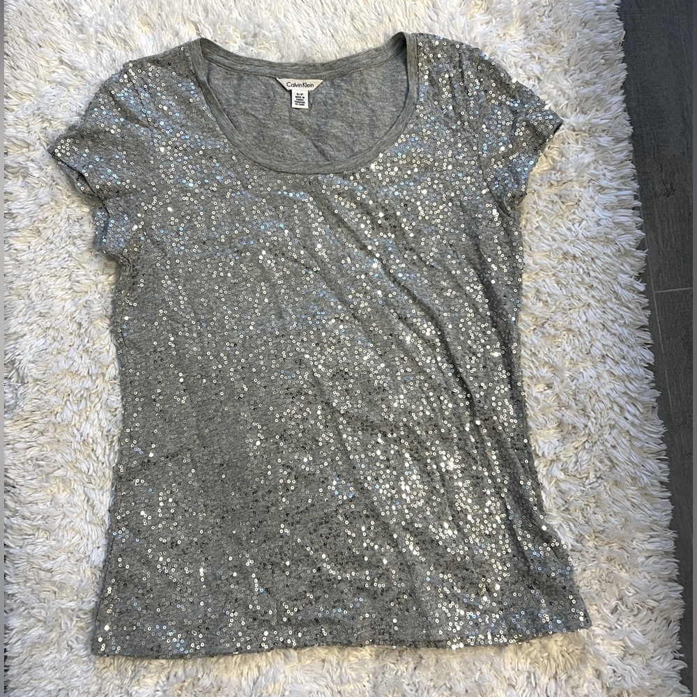Calvin Klein Gray Tee w Silver, Sparkling ✨ Sequins
